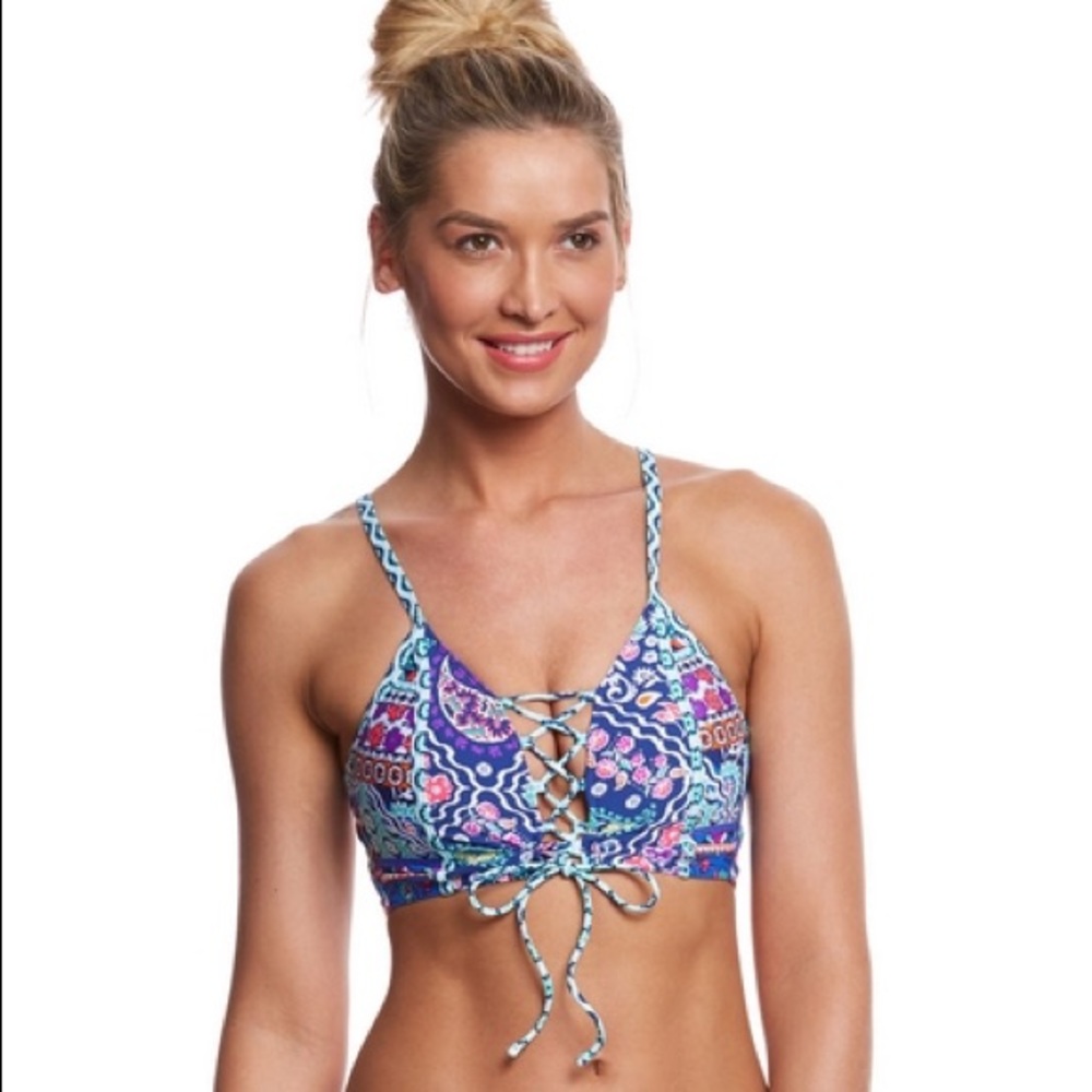 REACTION KENNETH COLE LACE UP BIKINI TOP 36 B/C